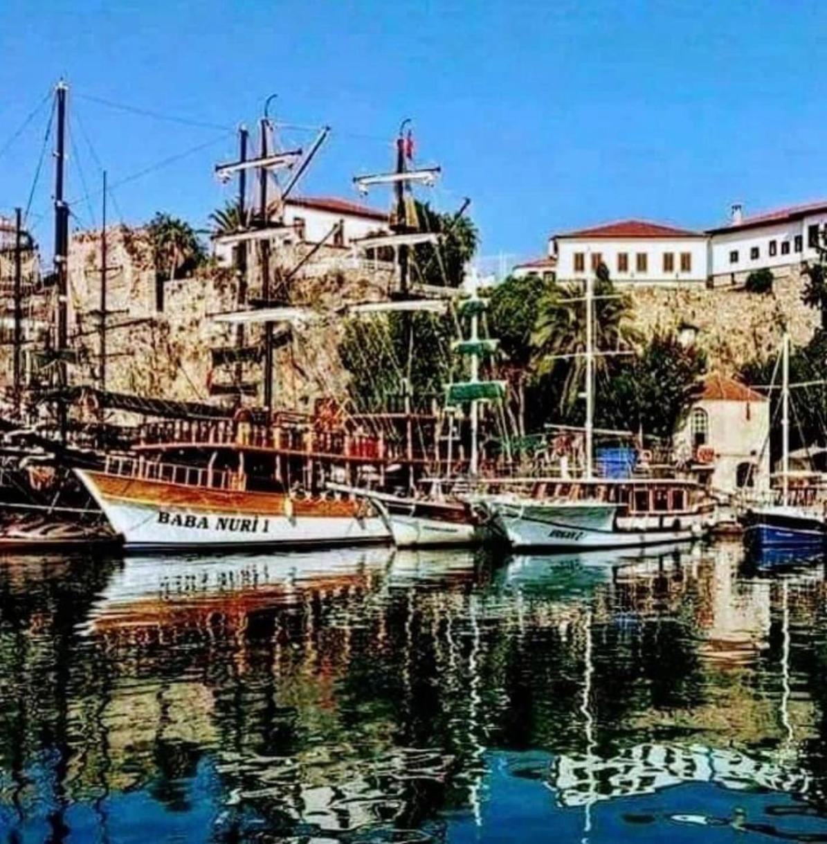 Daire Tarihi Kaleici Muethis Konum Deniz Yakini Uygun Fiyat Huzurlu Ev